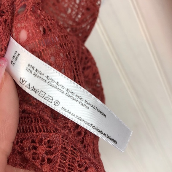 FREE PEOPLE LACE TURTLENECK - Picture 4 of 5